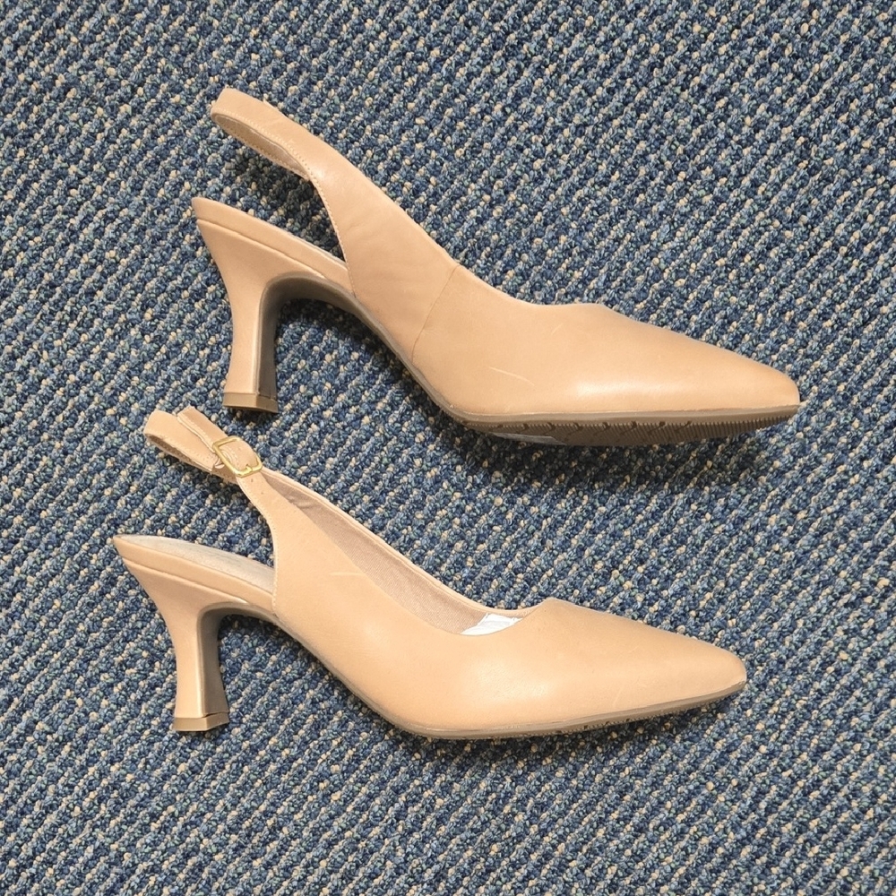 Beautiful Clarks Slingback Heels In Neutral Color - Picture 2 of 5